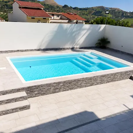 아파트 Blu Loft By Salemistays